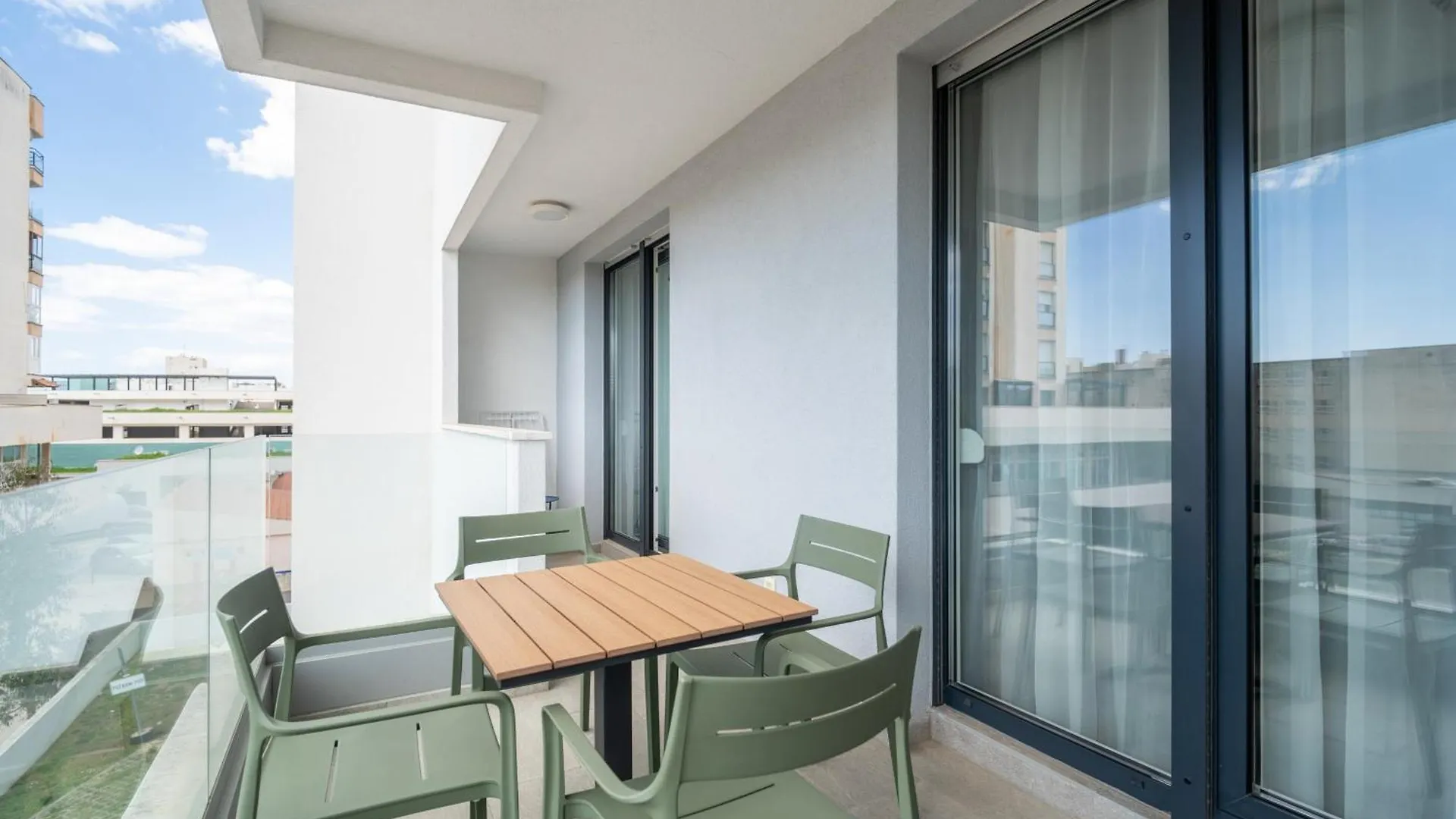 זאדאר Prism Living Apartment