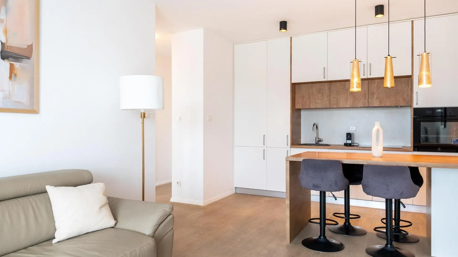 זאדאר Prism Living Apartment